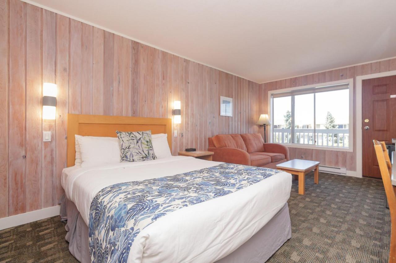 The Cedarwood Inn & Suites Sidney Exterior foto